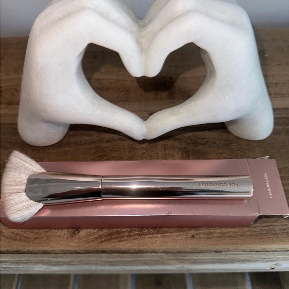 Patrick Ta Contour Brush, new in box
